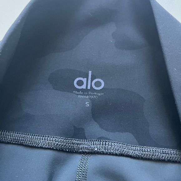 Alo Yoga High-Waist Airlift Leggings black camo size small - Picture 4 of 7